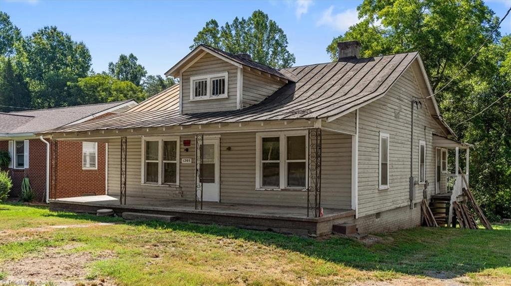 1205 Lyle Street