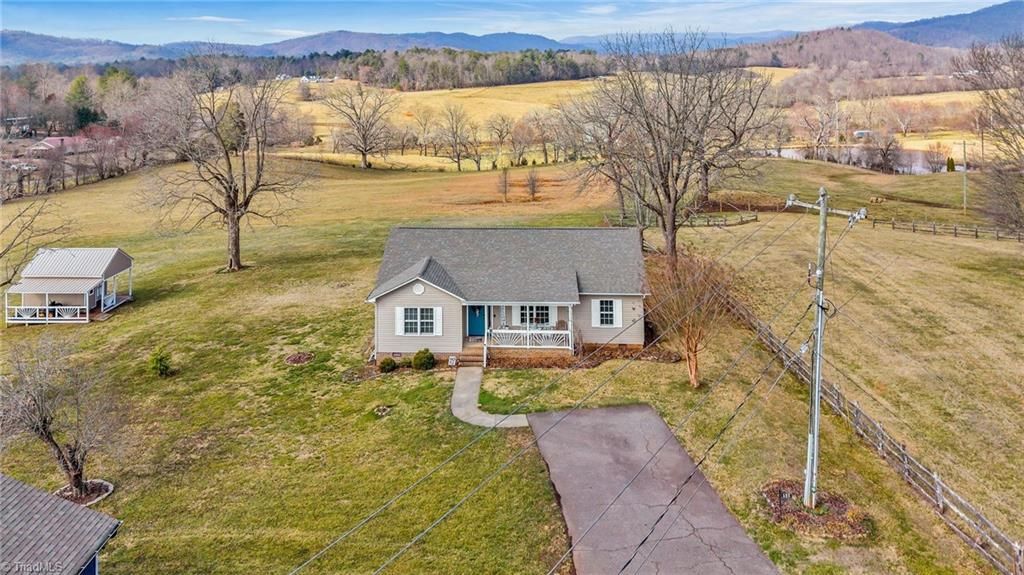 Photo of 155 Jays Meadow Lane, Purlear, NC 28665 (MLS # 1210750)