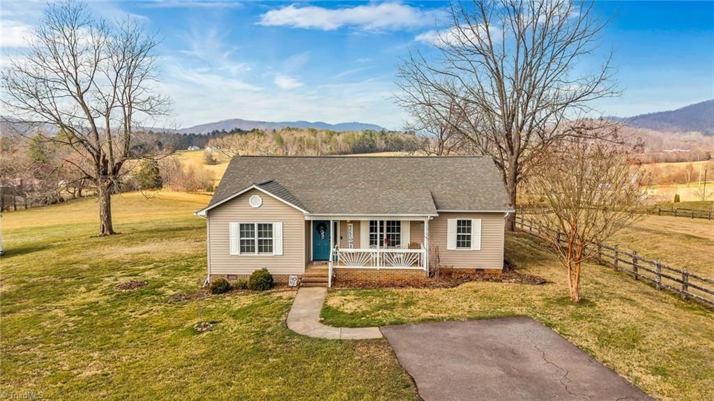 Photo of 155 Jays Meadow Lane, Purlear, NC 28665 (MLS # 1210750)