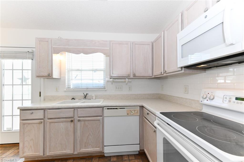 1309 Chesapeake Lane, Archdale, North Carolina image 9