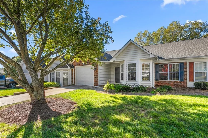 61 Mansfield Circle, photo 1 of 30