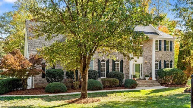 12 Hill Valley Court, photo 2 of 46