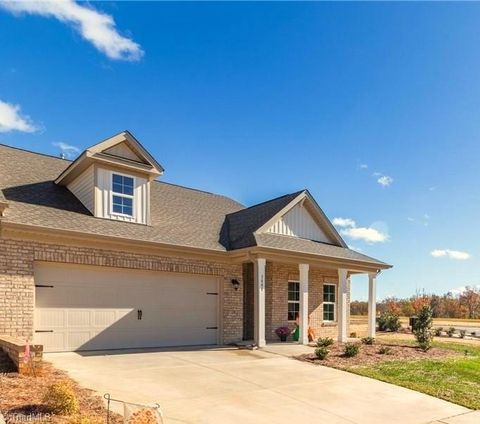 Townhouse For Sale - 3601 Townland Circle<br/> Clemmons, NC 27012