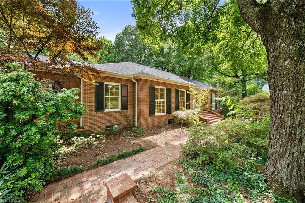 Photo of 2822 Lazy Lane, Winston-Salem, NC 27106 (MLS # 1234366)