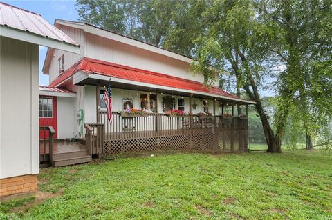 Homes For Sale - 3993 Level Plains Road<br/> Randolph County, Sophia, NC 27350