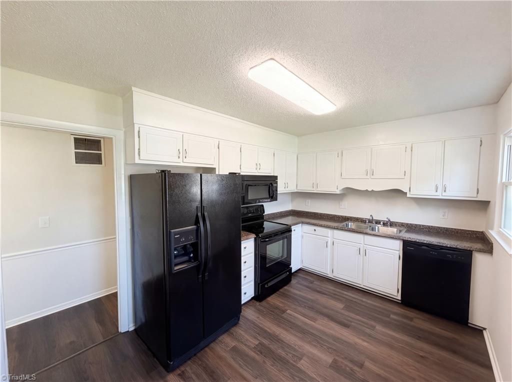 Photo of 4050 Huntingreen Lane #A, Winston-Salem, NC 27106 (MLS # 1213960)