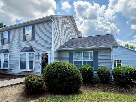 Townhouse For Sale - 7 Portside Court<br/> Greensboro, NC 27406