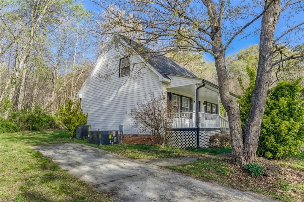 Photo of 3808 Spring Branch Drive, Winston-Salem, NC 27107 (MLS # 1213400)