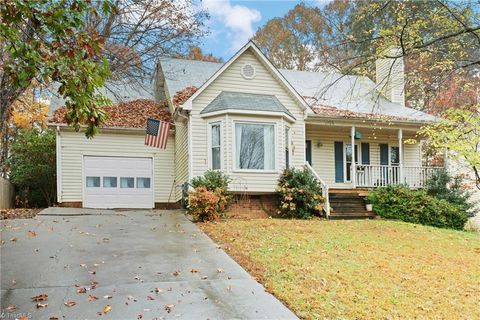 A home in Clemmons