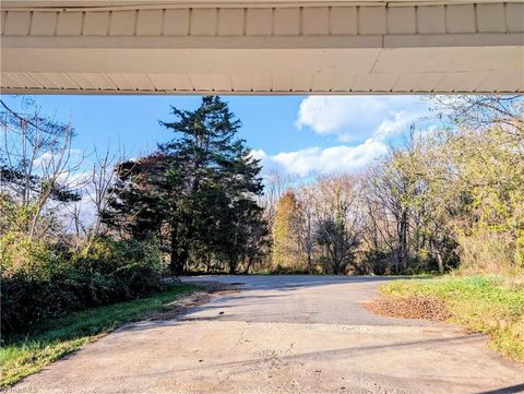 A home in Mount Airy