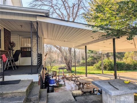 A home in Mount Airy