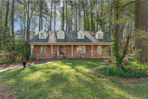 Homes For Sale - 604 Whittington Place<br/> Statesville, NC 28677