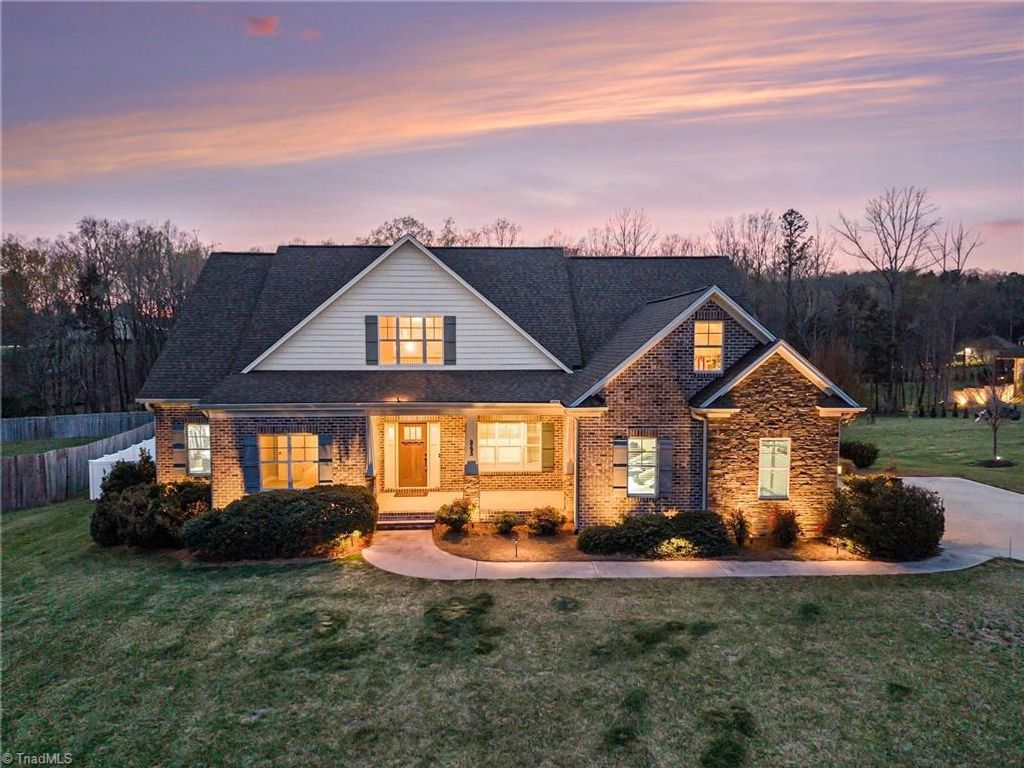 Photo of 245 Centenary Ridge Drive, Clemmons, NC 27012 (MLS # 1213621)