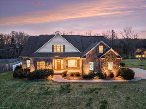 Homes For Sale - 245 Centenary Ridge Drive<br/> Davidson County, Clemmons, NC 27012