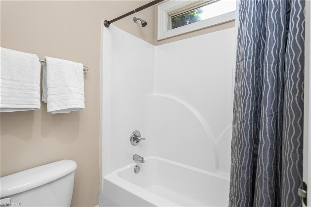 4403 Ashton Oaks Court, High Point, North Carolina image 18