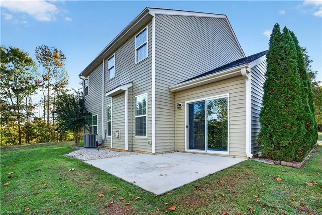 4494 Redfern Place, photo 5 of 47