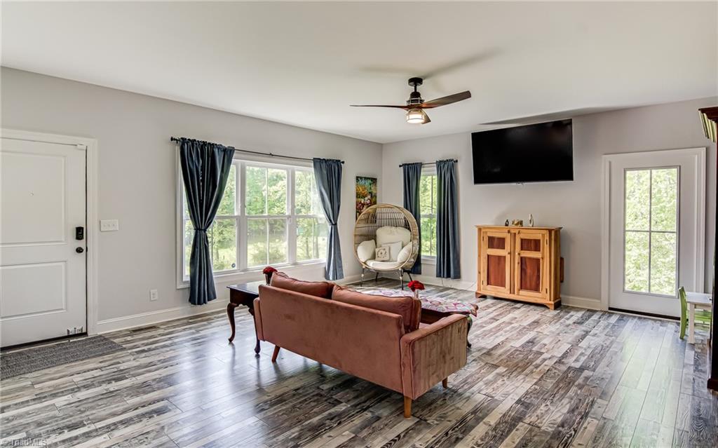 195 Old Hollow Road, Pilot Mountain, North Carolina image 6