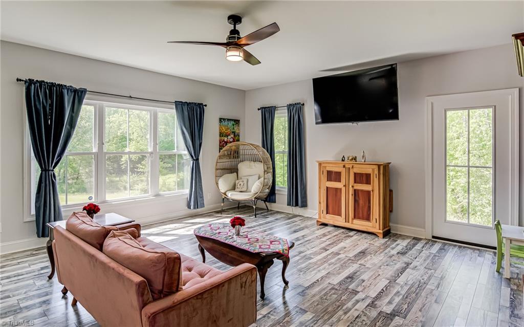 195 Old Hollow Road, Pilot Mountain, North Carolina image 7