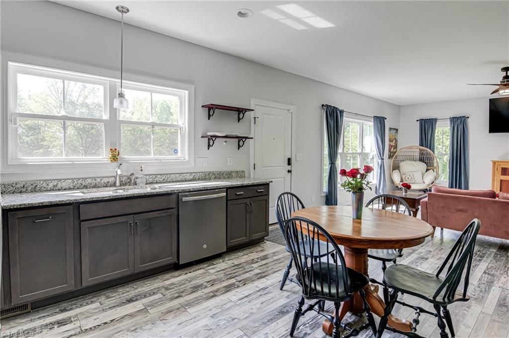 195 Old Hollow Road, Pilot Mountain, North Carolina image 16