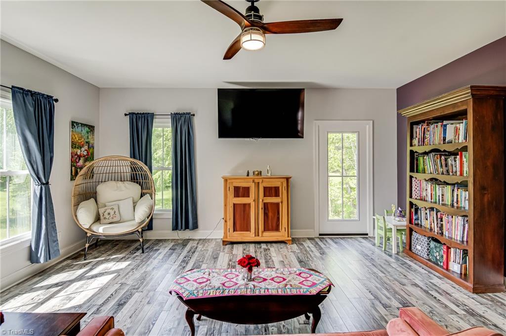 195 Old Hollow Road, Pilot Mountain, North Carolina image 8