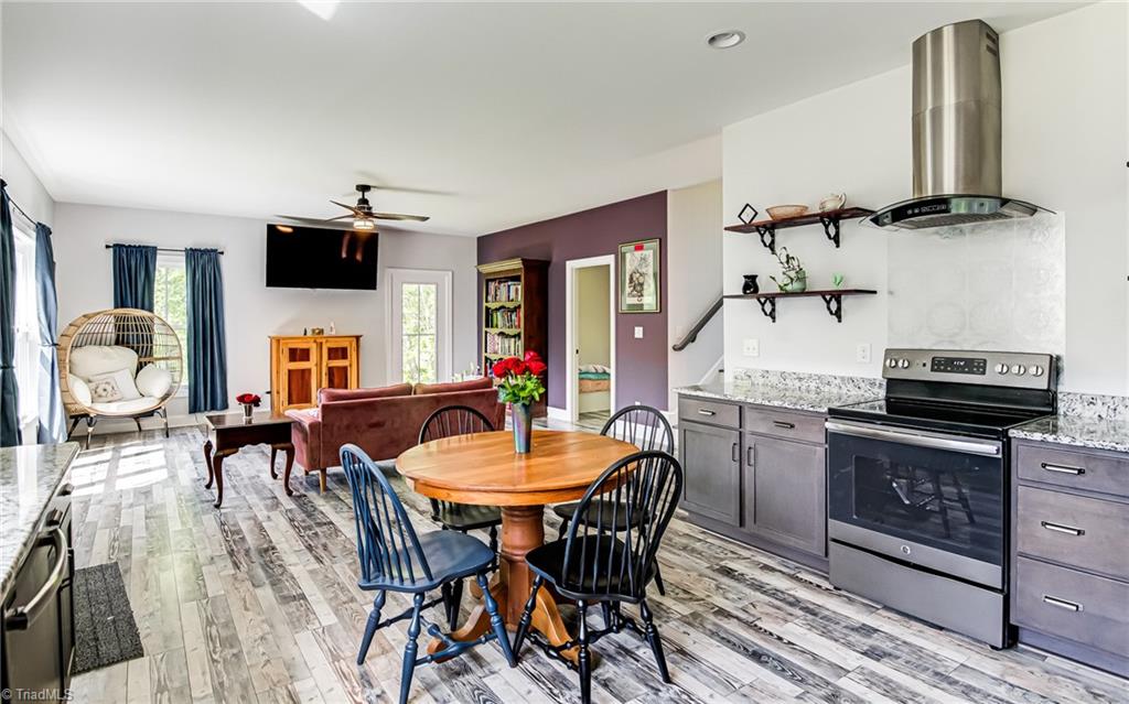195 Old Hollow Road, Pilot Mountain, North Carolina image 15