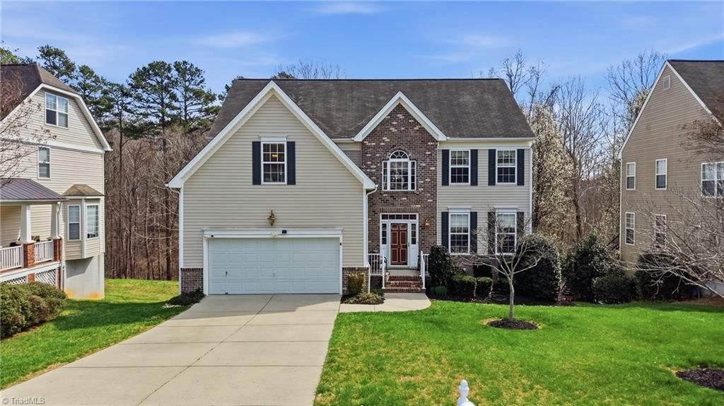 Photo of 102 Jamestown Oaks Drive, Jamestown, NC 27282 (MLS # 1212345)
