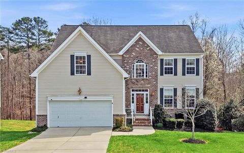 Photo for 102 Jamestown Oaks Drive