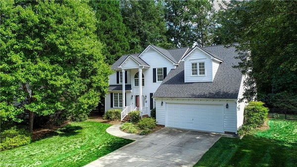 3 VERANDA CT, GREENSBORO, NC 27455 - Image 7fa20d9a4a95bf79ebdfbc3453db3355/1380563473