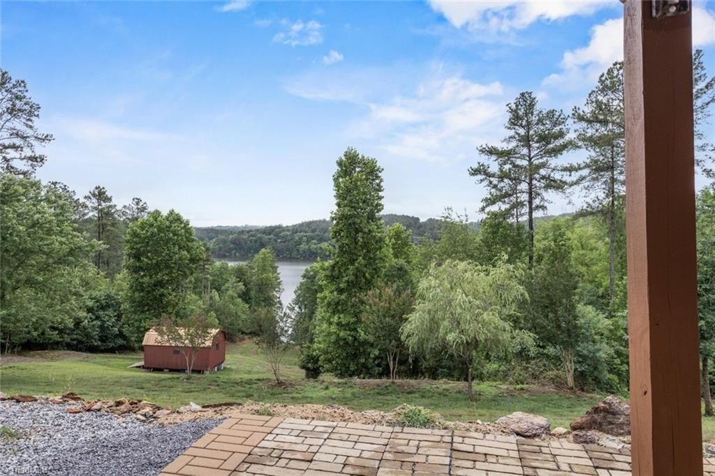 Photo of 1732 Waters Edge Drive, Granite Falls, NC 28630 (MLS # 1222531)