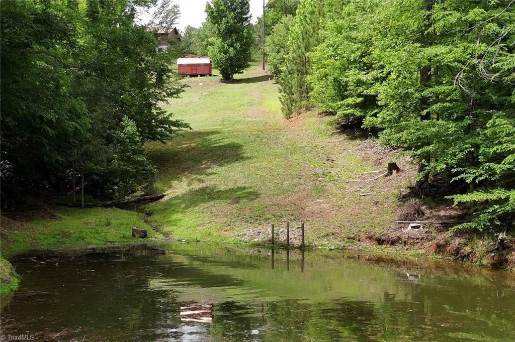 Photo of 1732 Waters Edge Drive, Granite Falls, NC 28630 (MLS # 1222531)