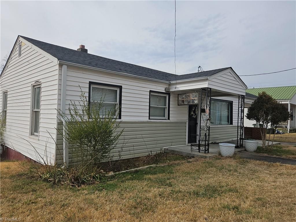 Photo of 307 Washburn Street, Lexington, NC 27292 (MLS # 1206178)