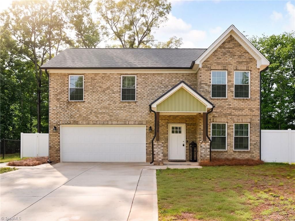 Photo of 2938 Lashmit Drive, Winston-Salem, NC 27103 (MLS # 1222345)