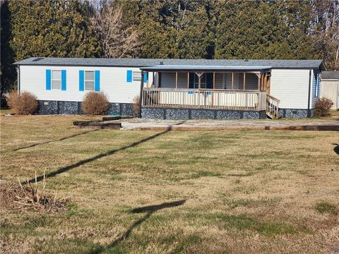 Homes For Sale - 1588 Pilot Westfield Road<br/> Pilot Mountain, NC 27041