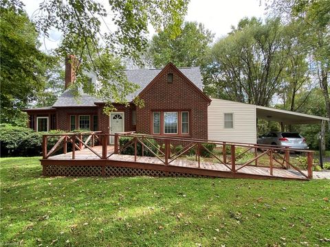 A home in Mount Airy