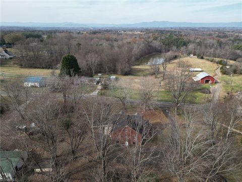 A home in Mount Airy