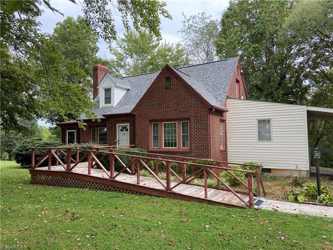 A home in Mount Airy