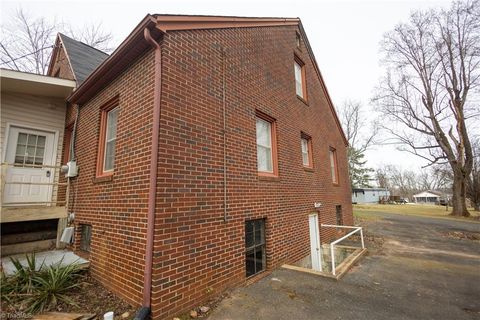 A home in Mount Airy