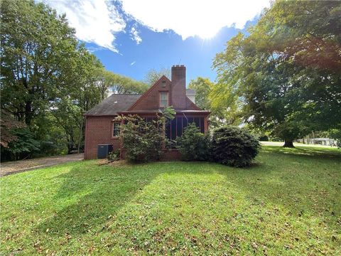 A home in Mount Airy