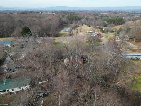 A home in Mount Airy