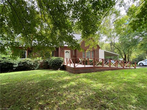 A home in Mount Airy