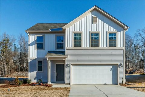 Photo of 1658 Little Creek Circle, Winston-Salem, NC 27103 (MLS # 1213255)