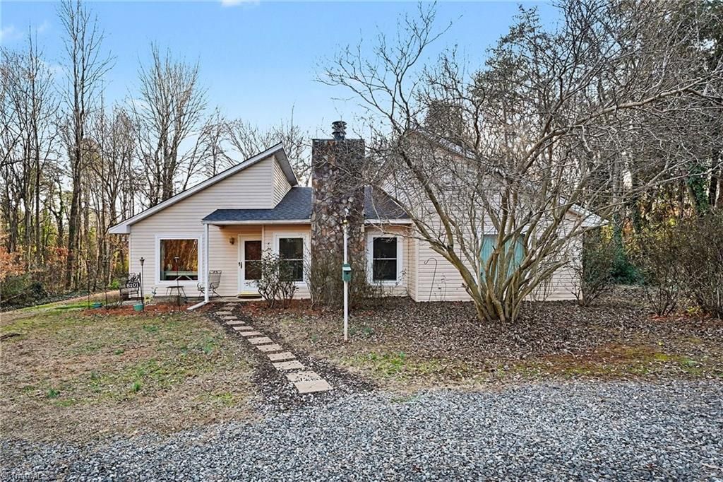 Photo of 8101 Eastridge Road, Oak Ridge, NC 27310 (MLS # 1207593)