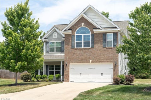 Homes For Sale - 15 Harvest Oak Court<br/> Greensboro, NC 27406