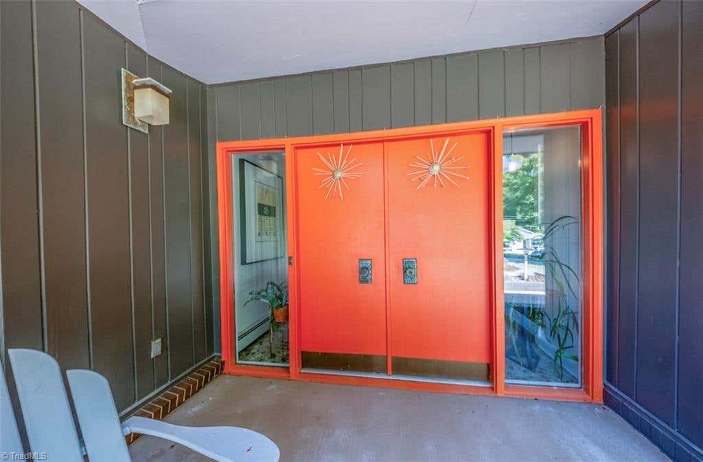 Photo of 116 Maplewood Avenue, Thomasville, NC 27360 (MLS # 1227757)