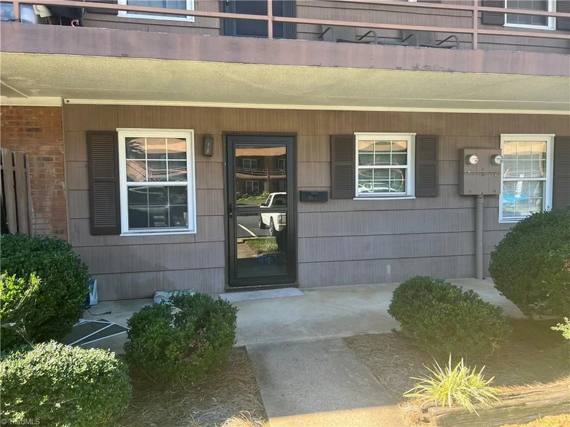 332 S Cherry Street Unit A, photo 1 of 6