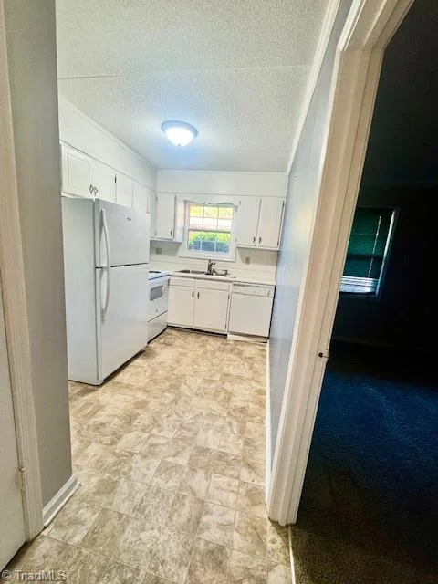332 S Cherry Street Unit A, photo 3 of 6