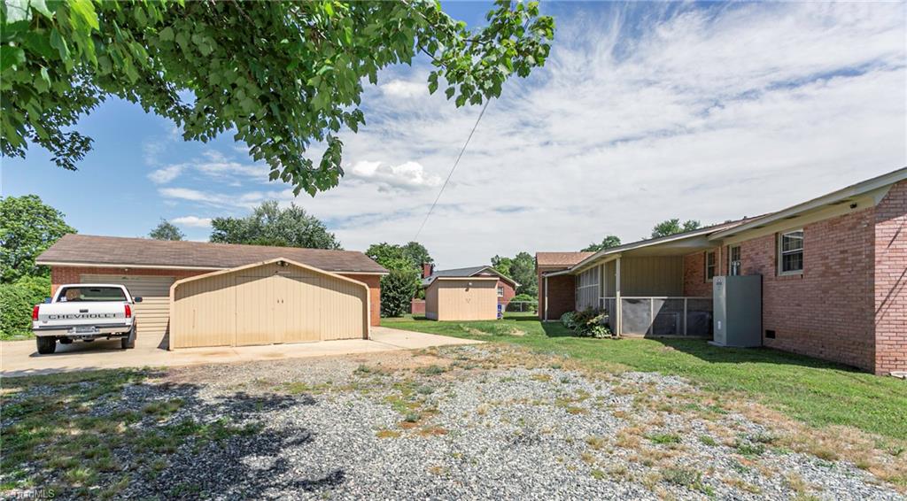 403 E Mcpherson Drive, Mebane, North Carolina image 27