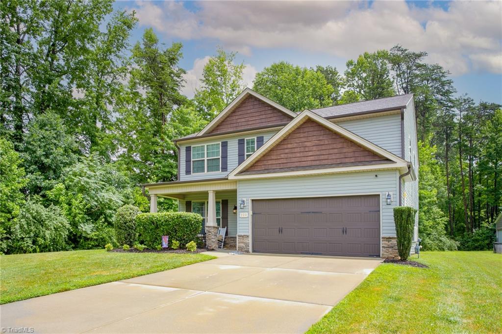 220 Fair Oaks Court