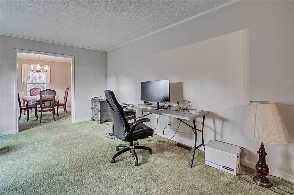 1211 Canterbury Trail