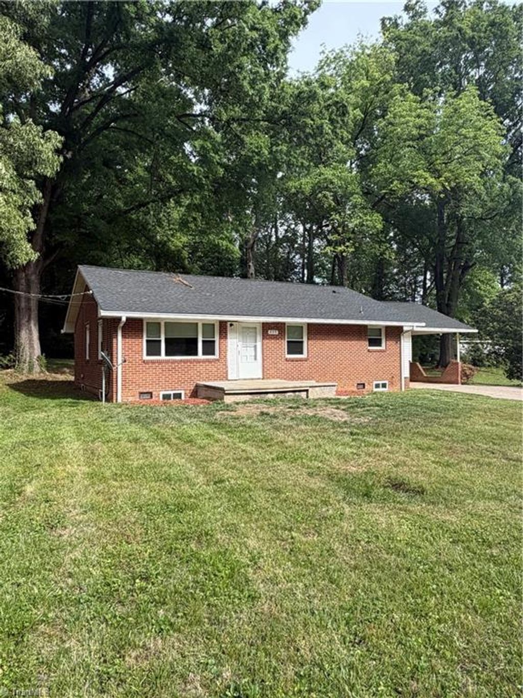 Photo of 439 Meadowview Drive, Winston-Salem, NC 27107 (MLS # 1218823)